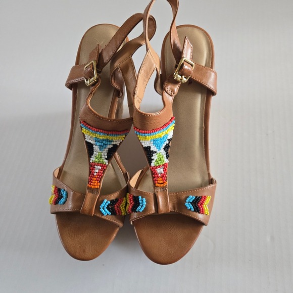 Arizona Jean Co Tan Faux Leather Beaded Wedge Sandals Women Size 9 - Picture 2 of 9